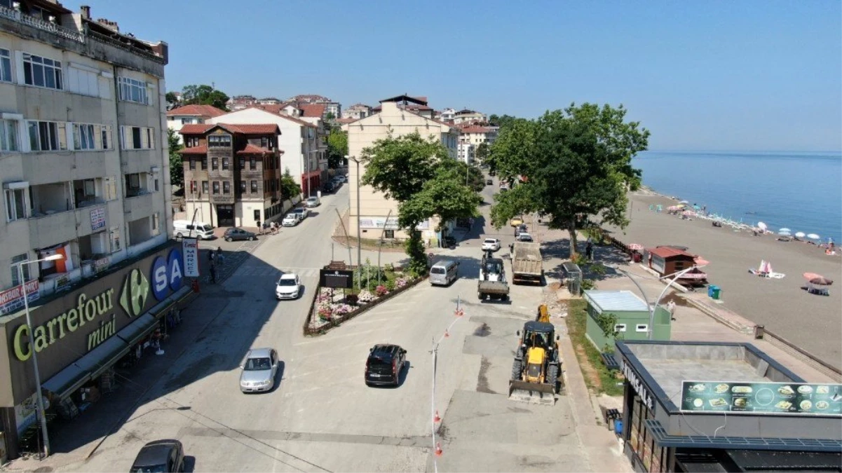 Akçakoca\'da Çuhallı çarşısı sokak ve aydınlatma çalışmaları başladı