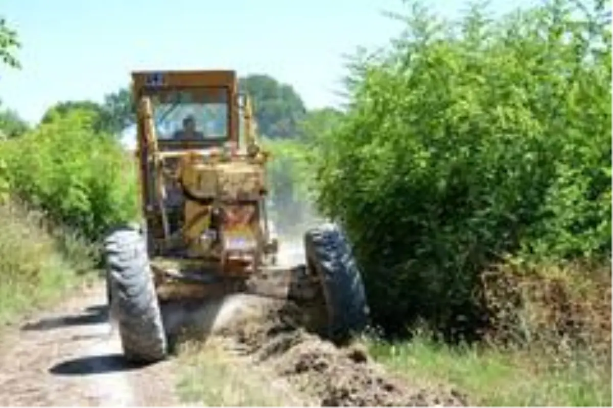 Son dakika haberleri | Altıeylül kırsalda yol çalışmalarına devam ediyor