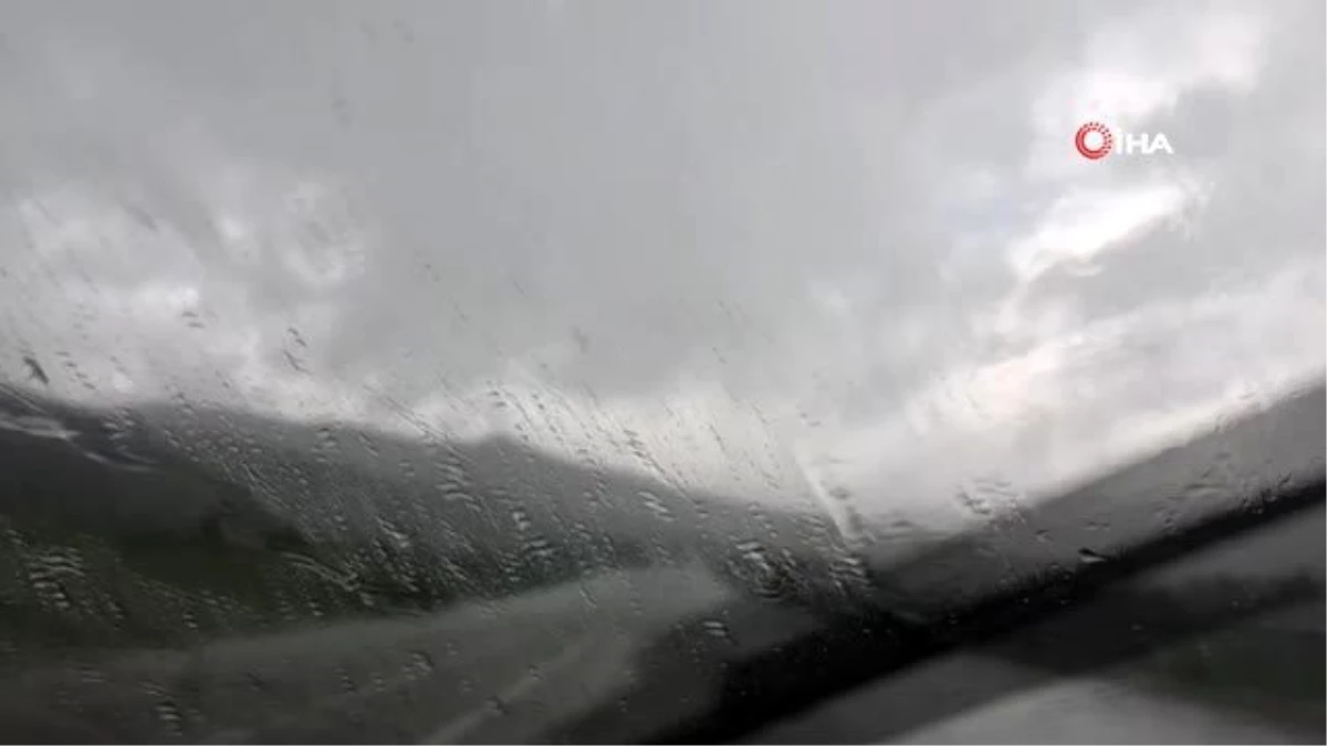 Son dakika haberleri: Bayburt\'ta fındık büyüklüğünde dolu yağışı