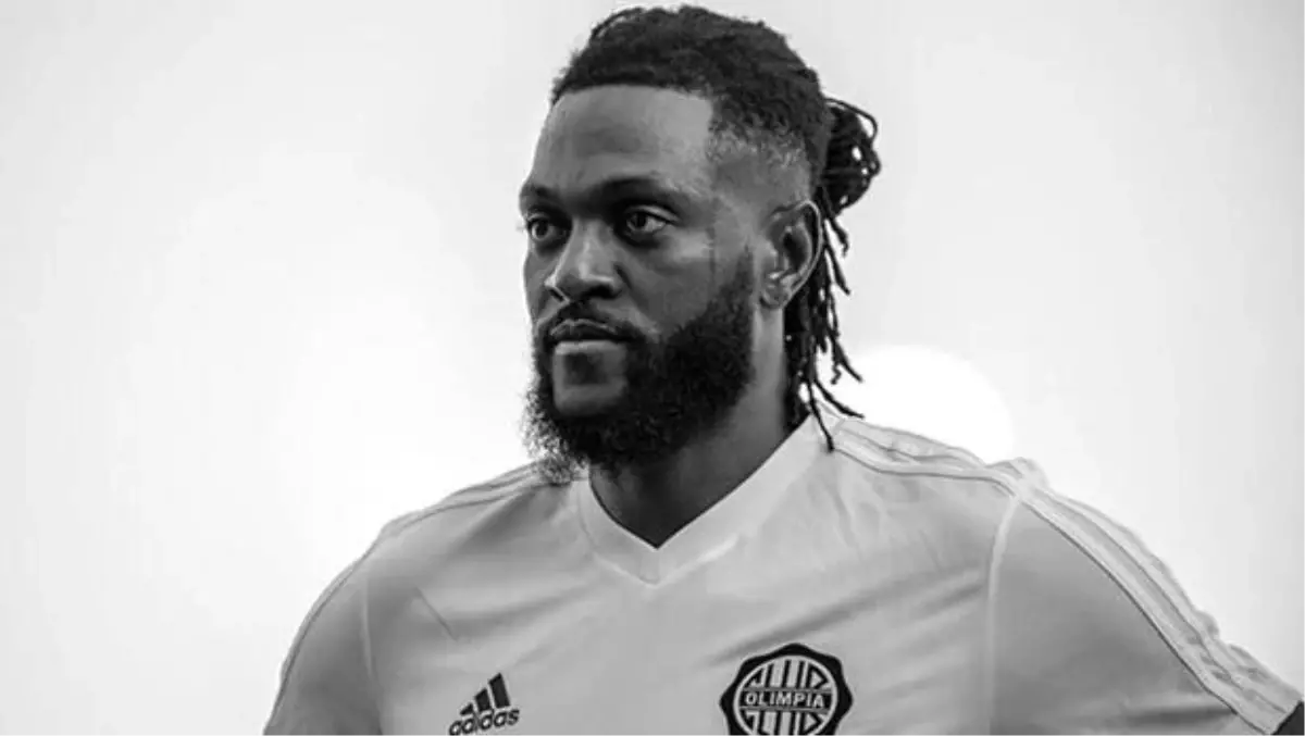 Emmanuel Adebayor 4 maça çıktığı takımı Olimpia\'dan ayrıldı!