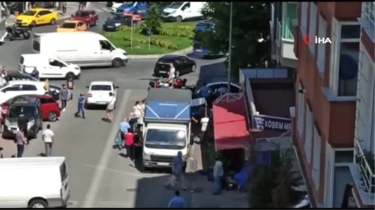 Esenyurt\'ta polisten kaçan zehir tacirleri kaza yapınca yakalandı