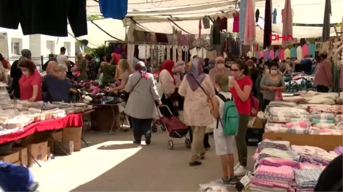 Halk pazarında sosyal mesafe unutuldu