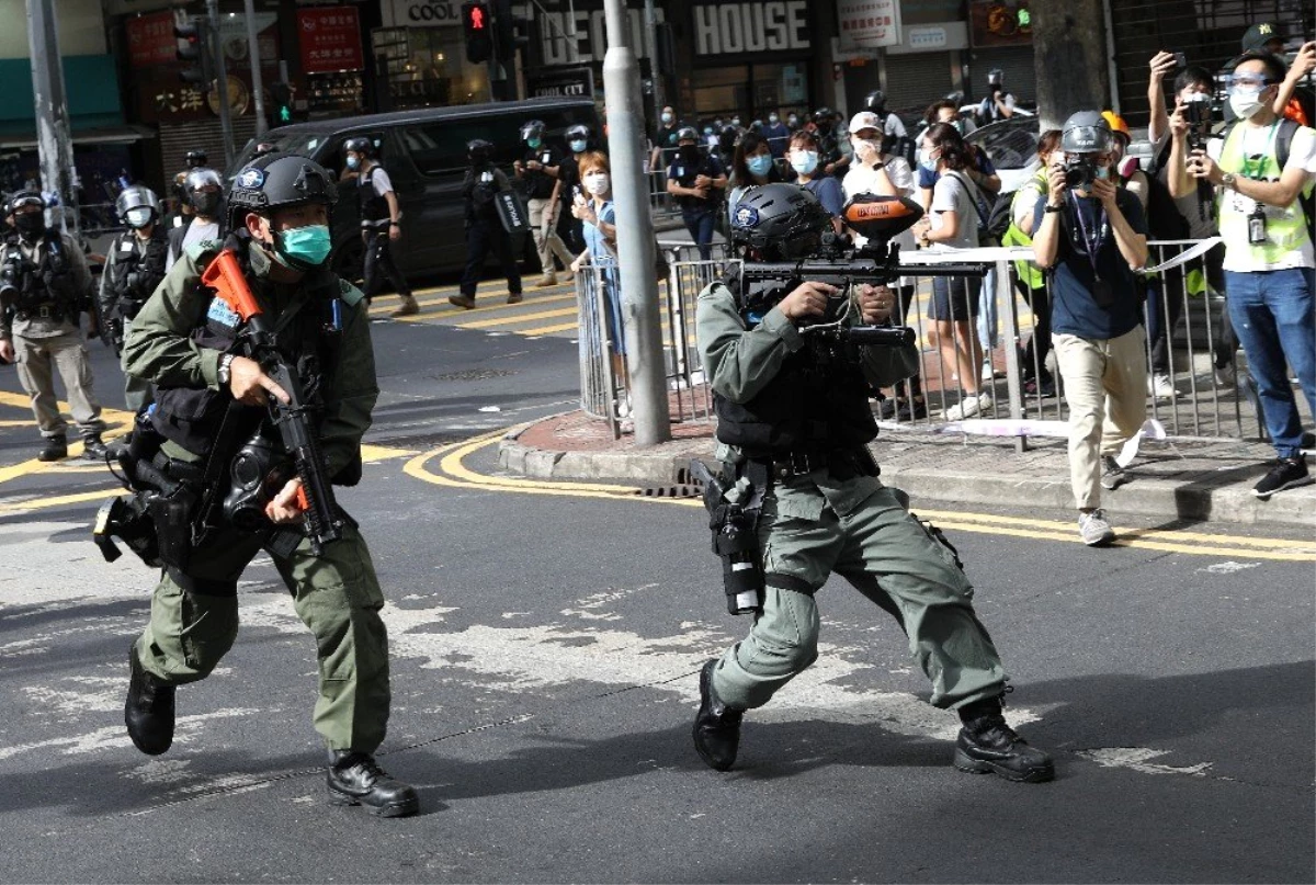 Hong Kong\'da Ulusal Güvenlik Yasası kabul edildi, sokaklar karıştı