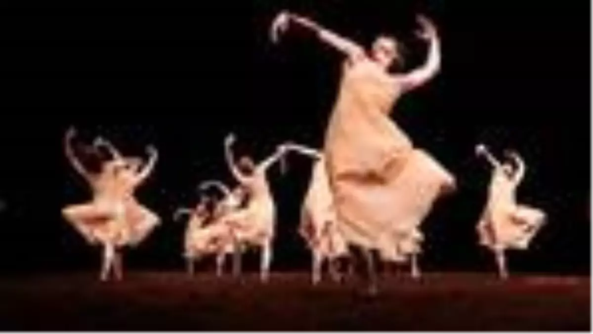 İKSV, "Pina Bausch\'la Bir Nefes" belgeselini Youtube\'da erişime açıyor