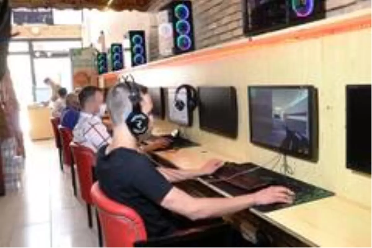 Son dakika... Online oyun tutkunları internet kafelere koştu