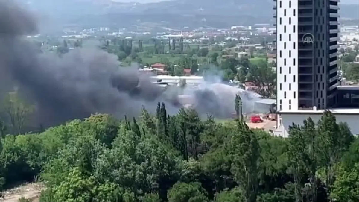 Plastik deposunda yangın çıktı