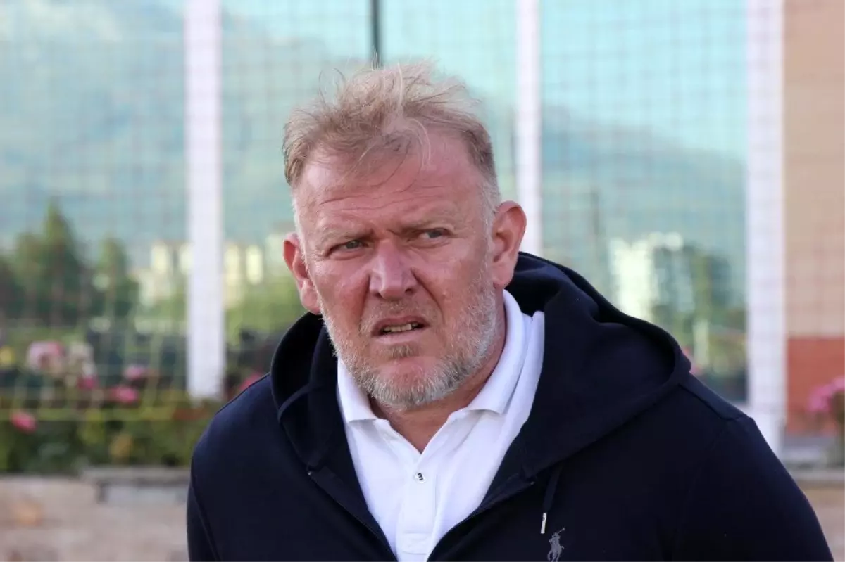 Prosinecki: "Ligde kalmak istiyorsak yapmamız gerek tek şey çalışmak"