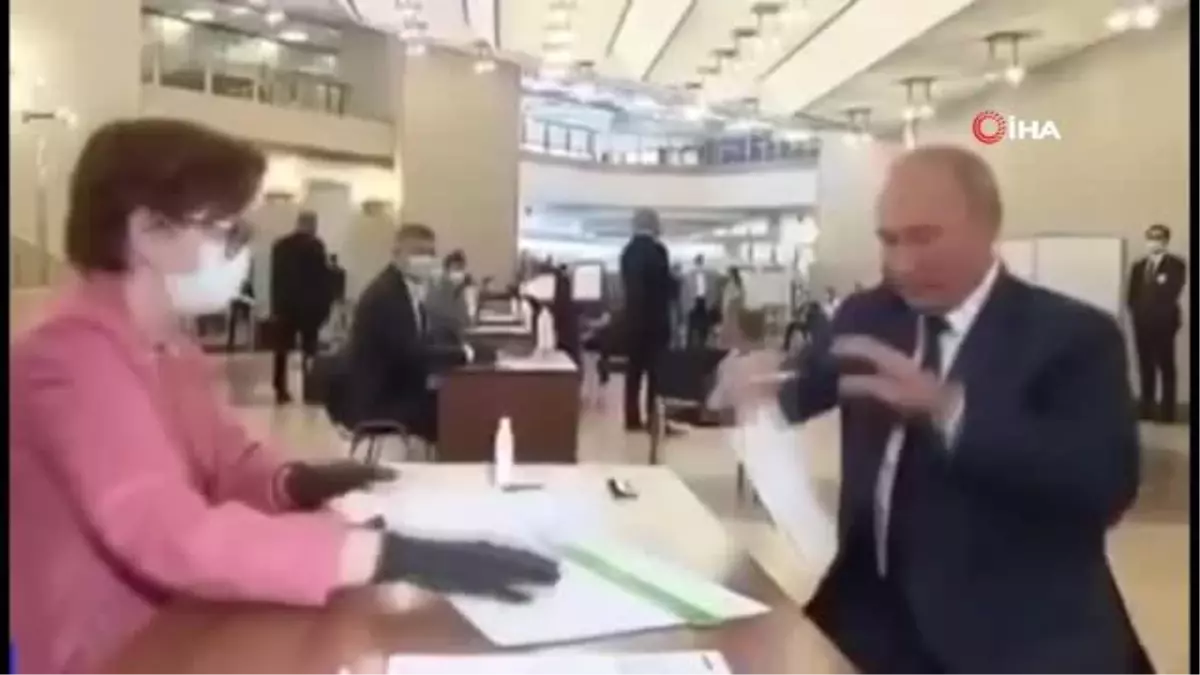 Putin, referandum için sandık başında