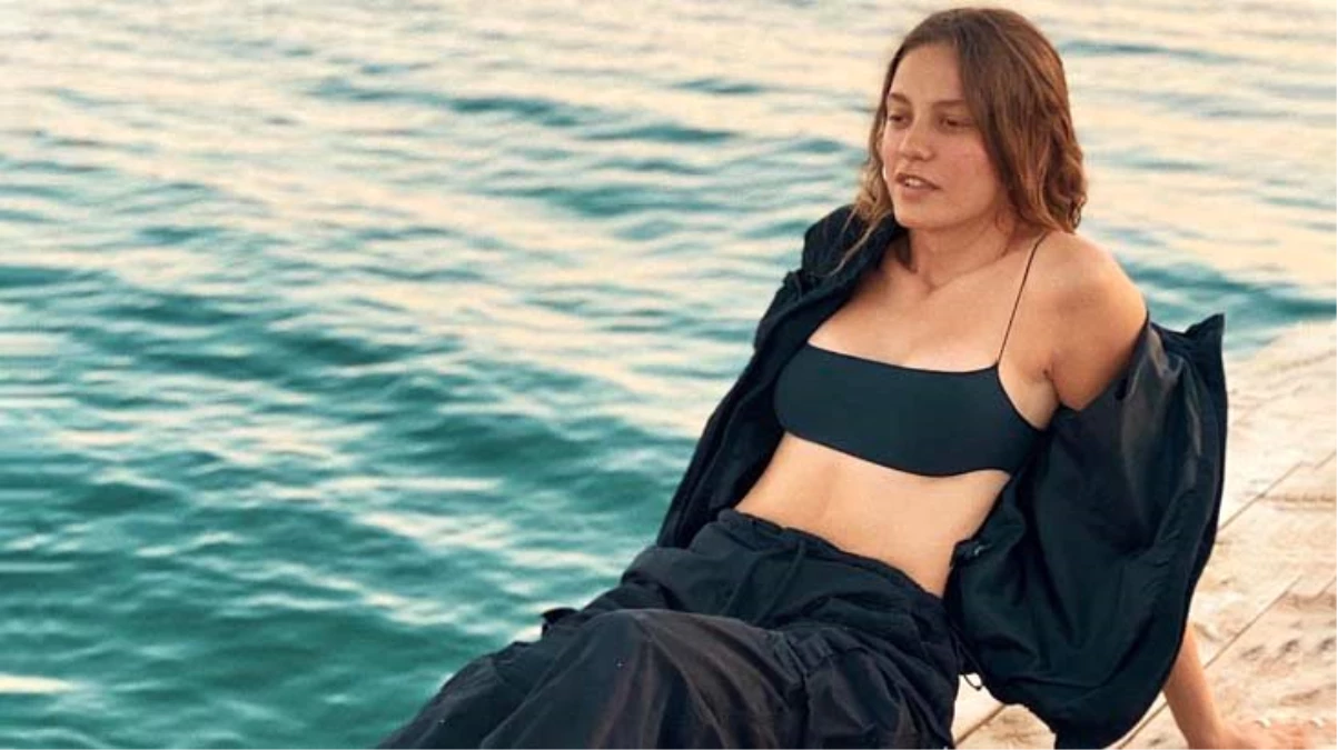 Tatil pozlarını paylaşan Serenay Sarıkaya\'nın parmağındaki yüzük takipçilerini ikiye böldü