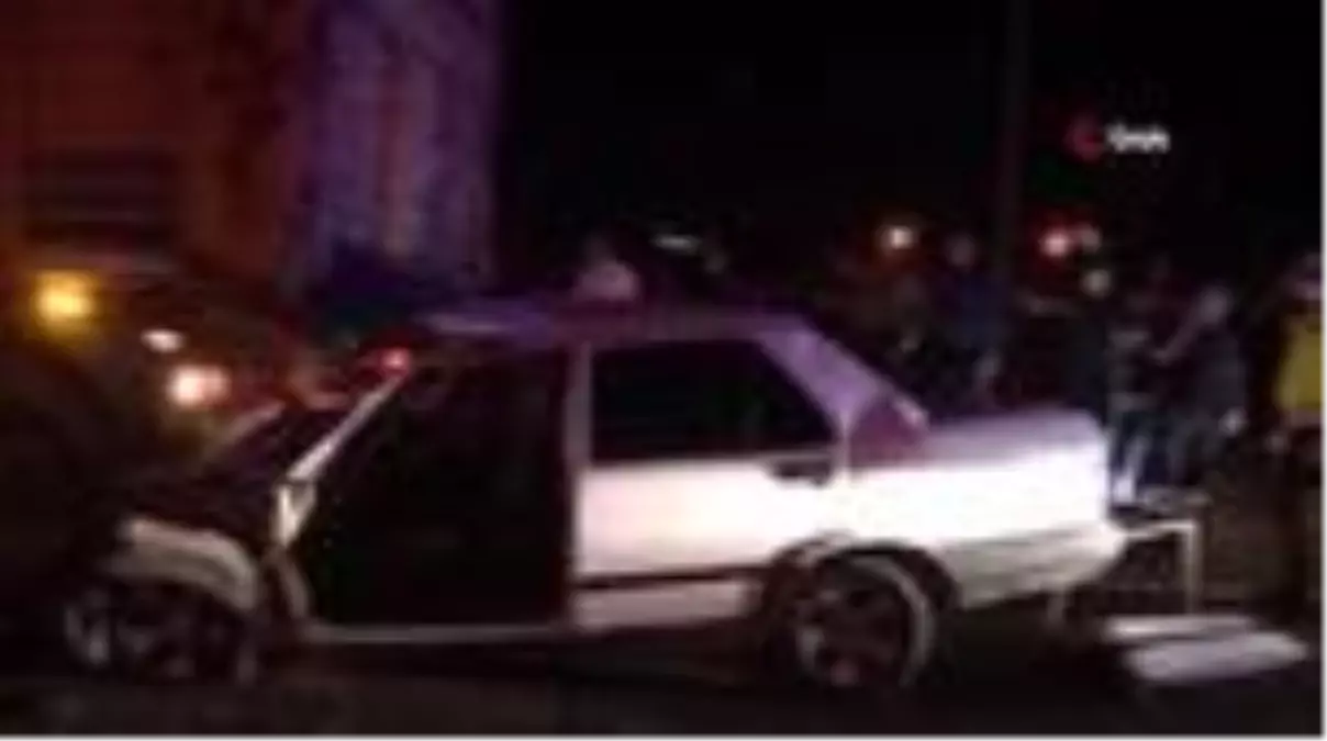 Son dakika... Tıra arkadan çarpan otomobil hurdaya döndü: 1 ölü 1 yaralı