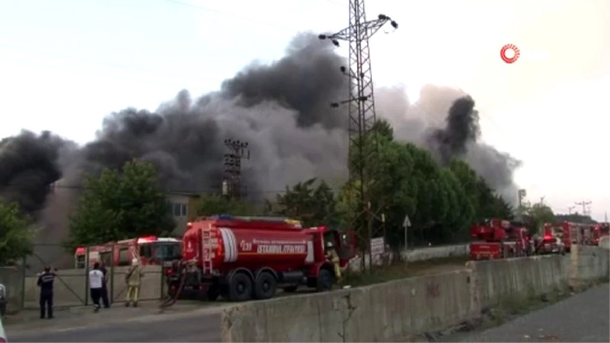 Son dakika haberi! Başakşehir\'deki bir fabrikada yangın çıktı