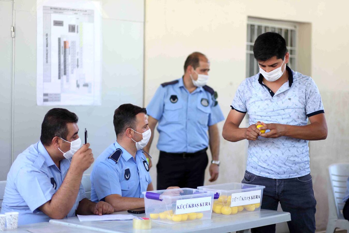 Bayraklı\'da kurban satış yerleri belli oldu