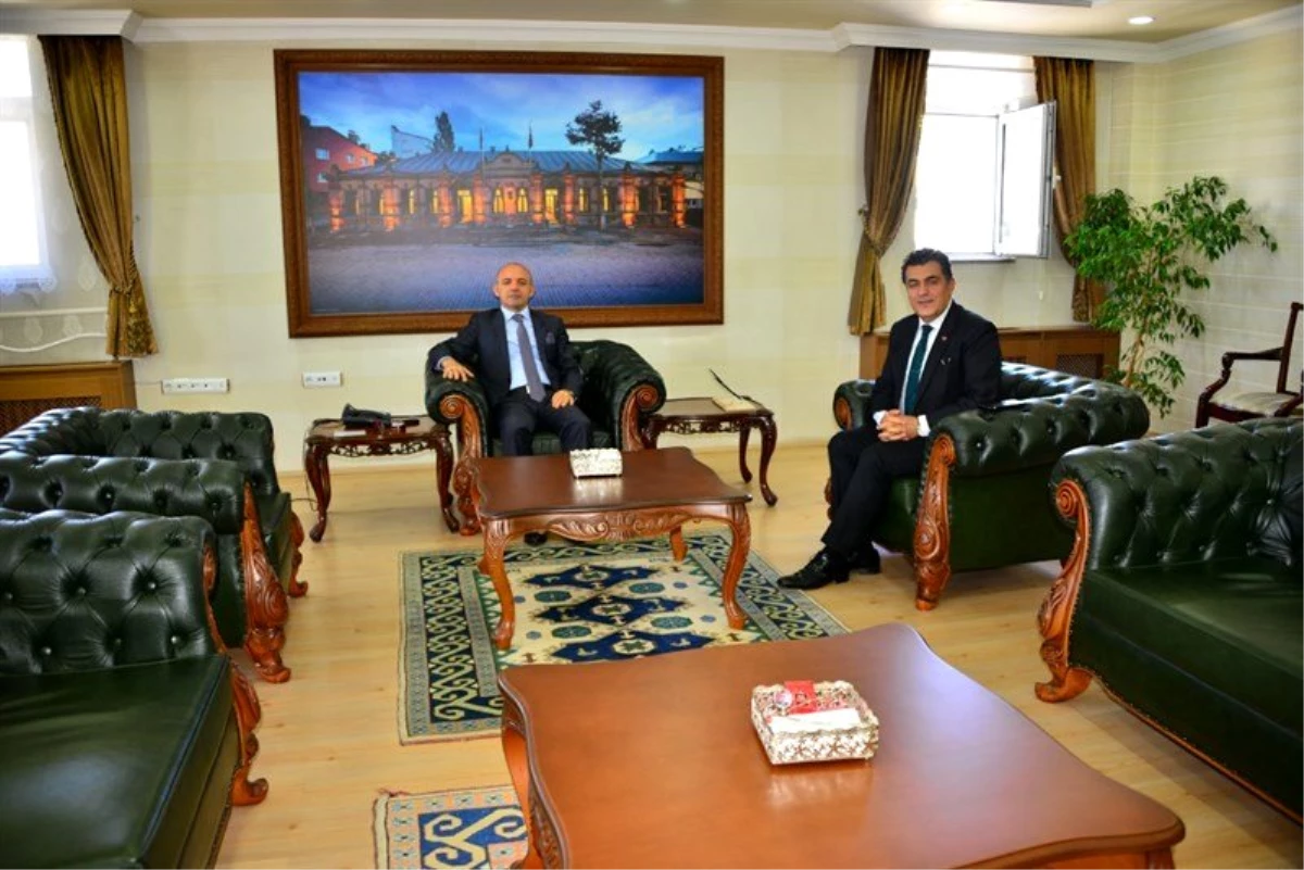 Belediye Başkanı Demir ve Oda Başkanları, Vali Hüseyin Öner\'e hayırlı olsun ziyaretinde bulundu