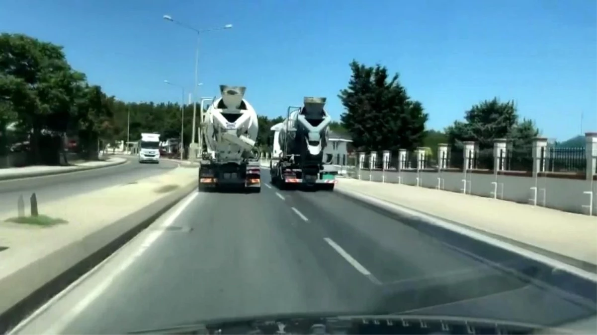 Beton mikserlerinin tehlikeli yarışı kamerada