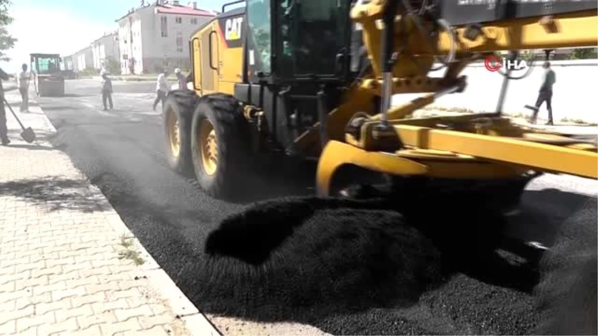 Erciş Belediyesi\'nden yol bakım ve onarım çalışması