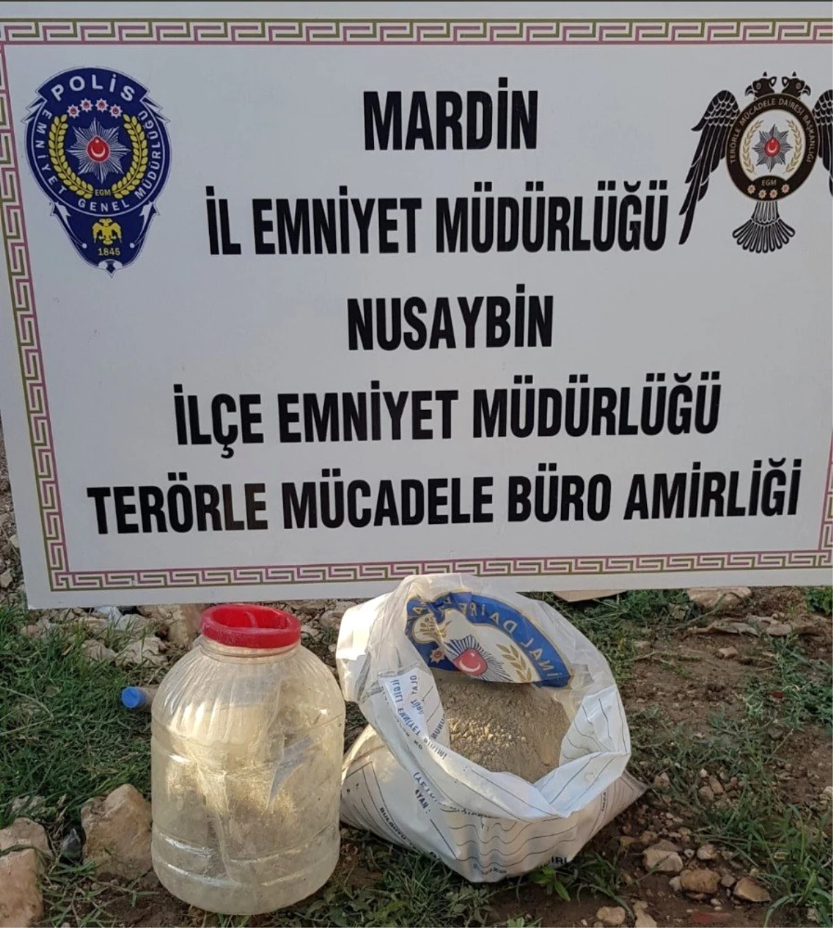 Mardin\'de menfeze gizlenmiş vaziyette patlayıcı madde ele geçirildi