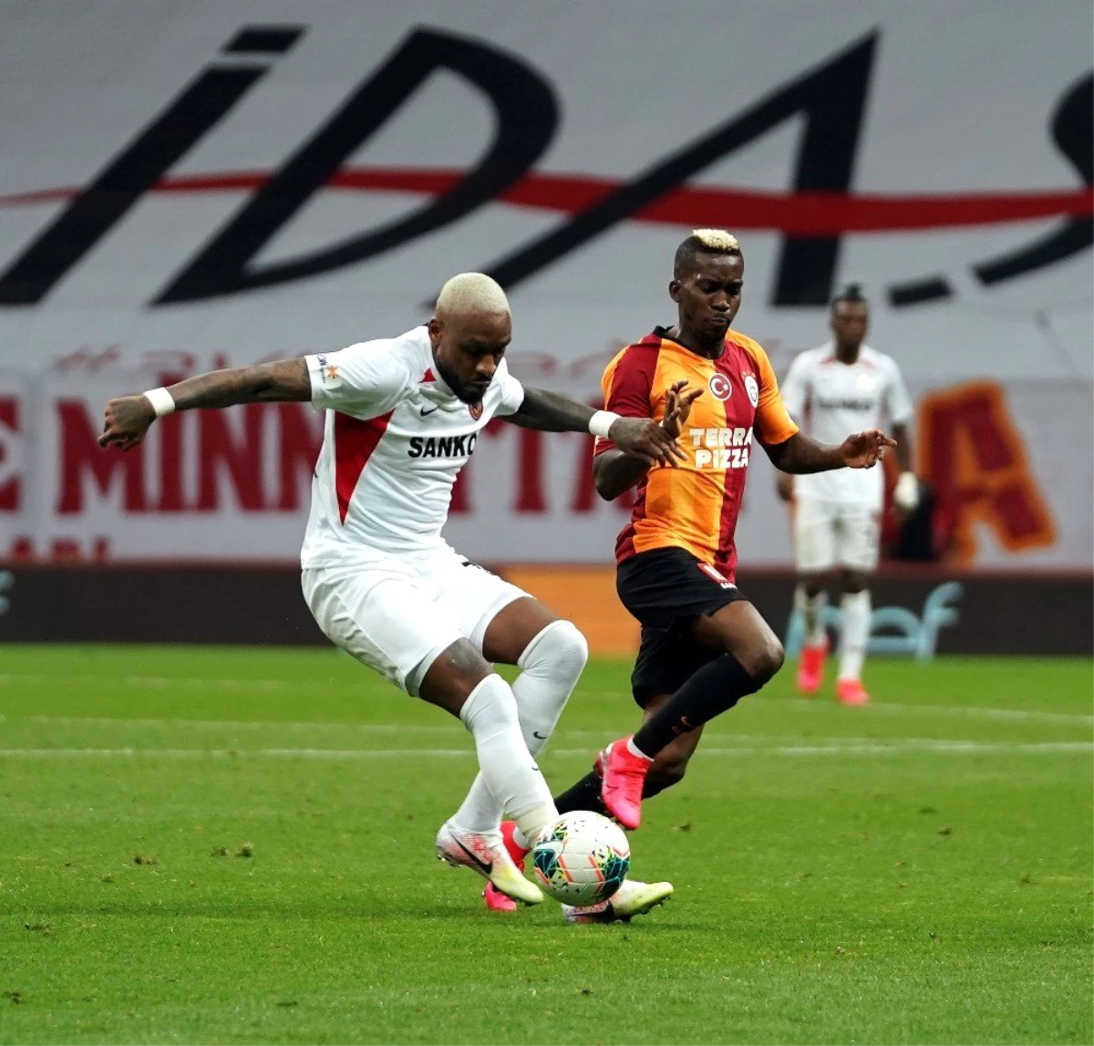 Monaco, Henry Onyekuru\'yu geri çağırdı