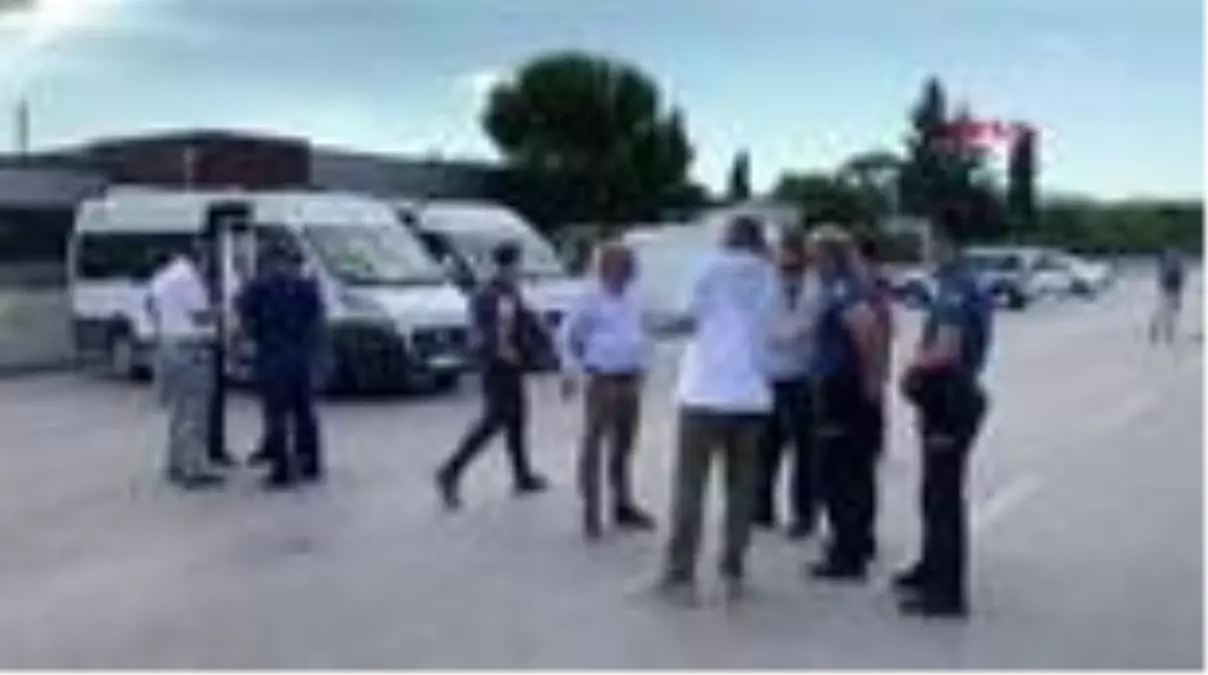 SAKARYA Servis sürücüsü aracında başından ve göğsünden vurularak öldürüldü