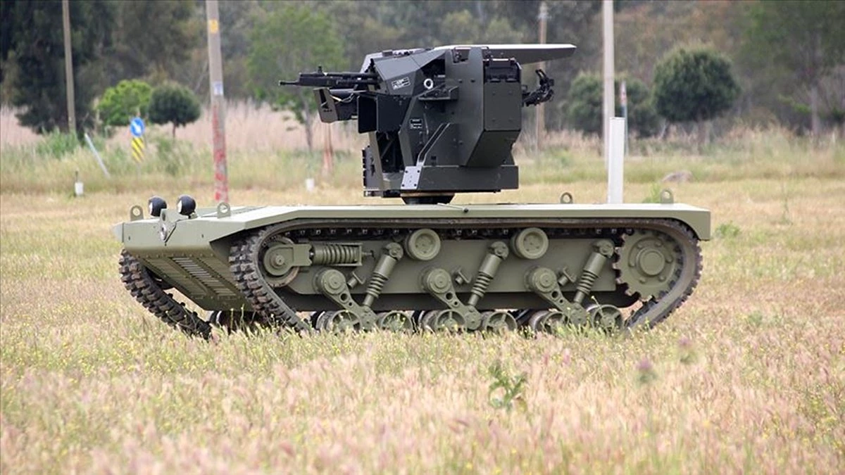 Türkiye\'nin İlk İnsansız Mini Tankı Göreve Hazır