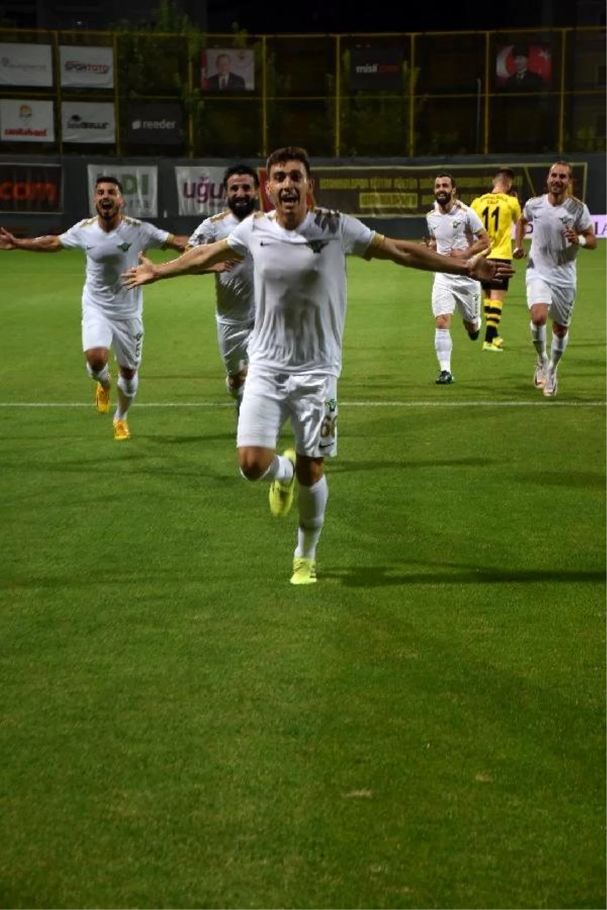 Akhisarspor\'un gençleri var