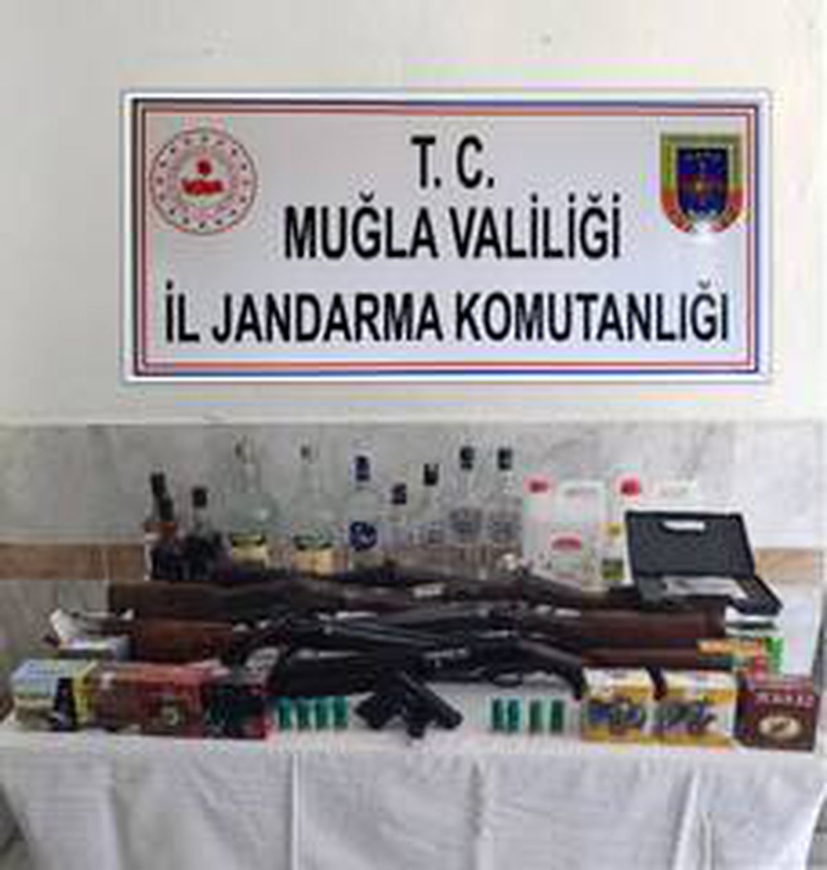 Jandarmadan ruhsatsız silah operasyonu