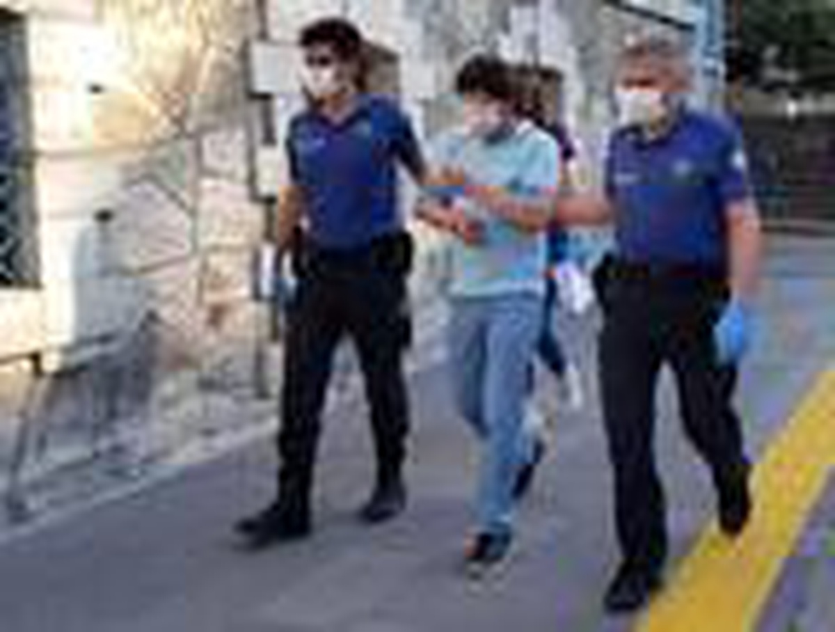 Kocasının döverek odaya kilitlediği kadını polis kurtardı (2)