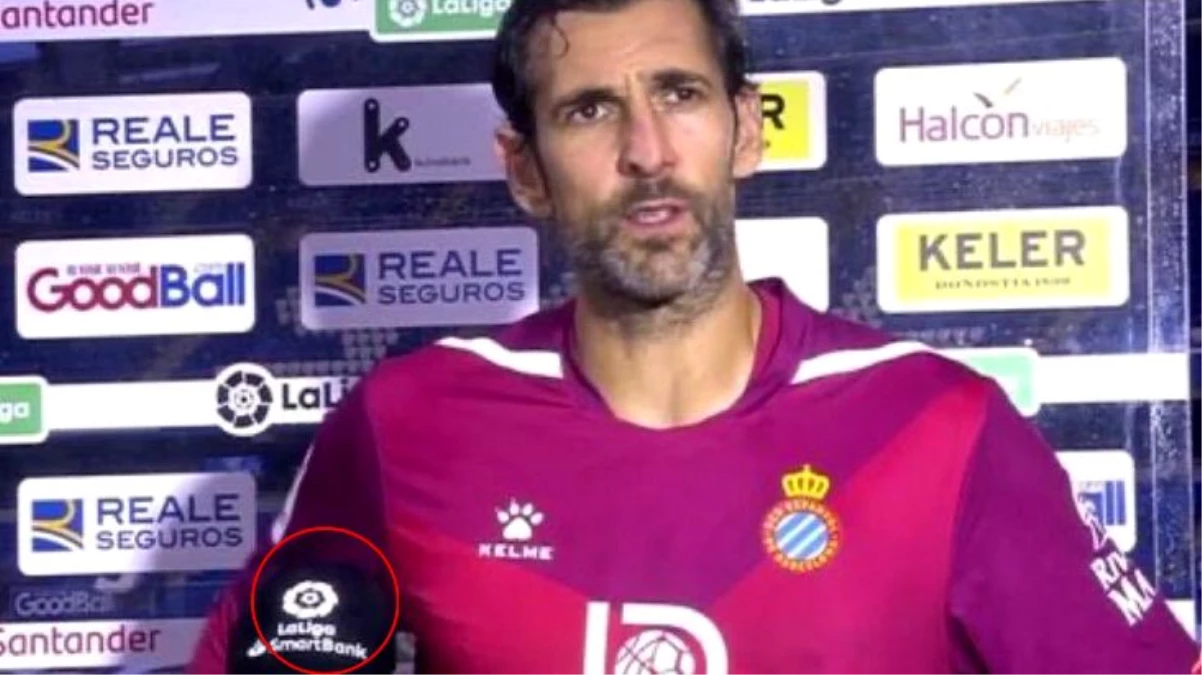 Küme düşme potasındaki Espanyol\'un kalecisi Diego Lopez\'e röportaj sırasında 2.Lig\'in mikrofonu tutuldu