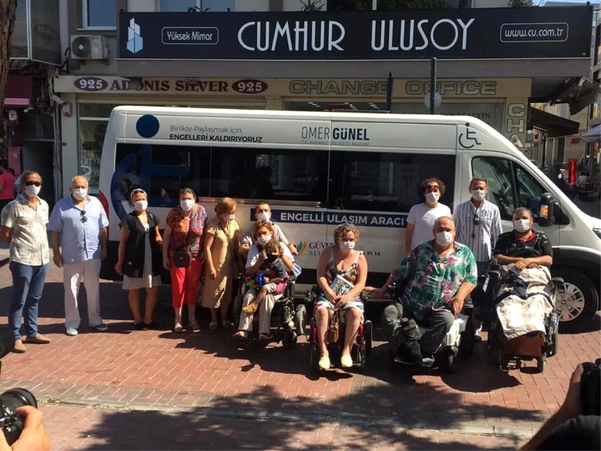 Kuşadası Belediyesi engelli ulaşım aracı hizmete girdi