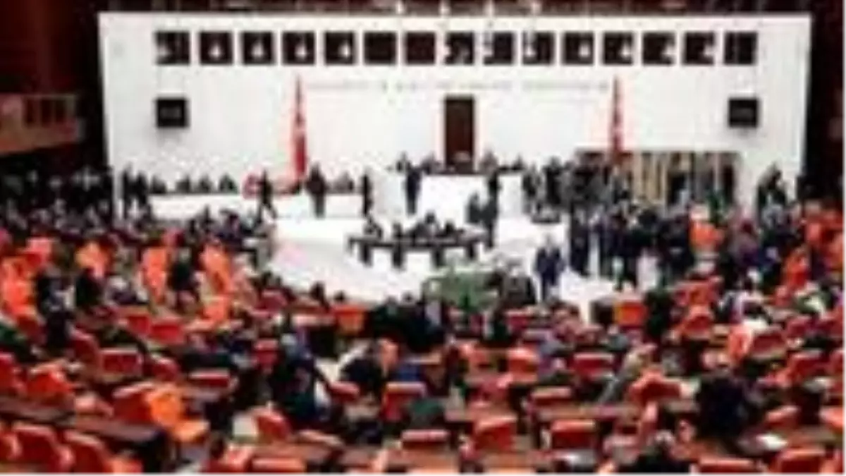 Meclis\'te gerginlik! İsmet İnönü\'ye yapılan Führer benzetmesi sonrası tansiyon yükseldi