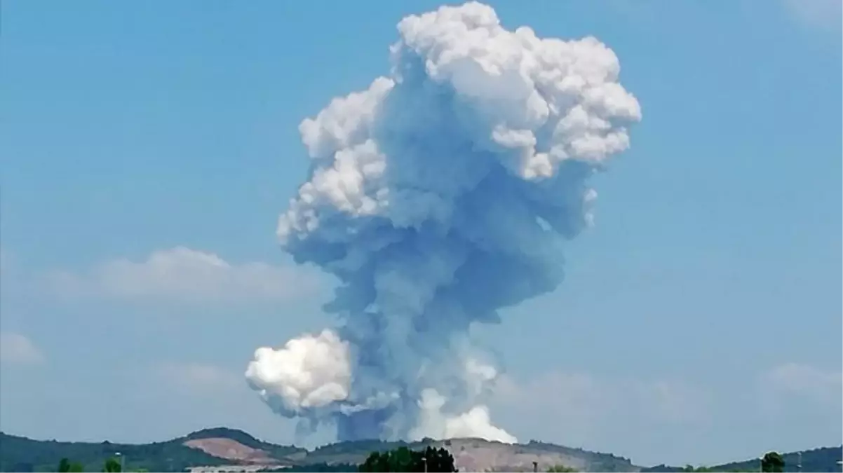 Son dakika: Sakarya\'daki patlamaya ilişkin Meteoroloji\'den açıklama: Patlamadaki gazlar ülkeyi Akdeniz üzerinden terk edecek