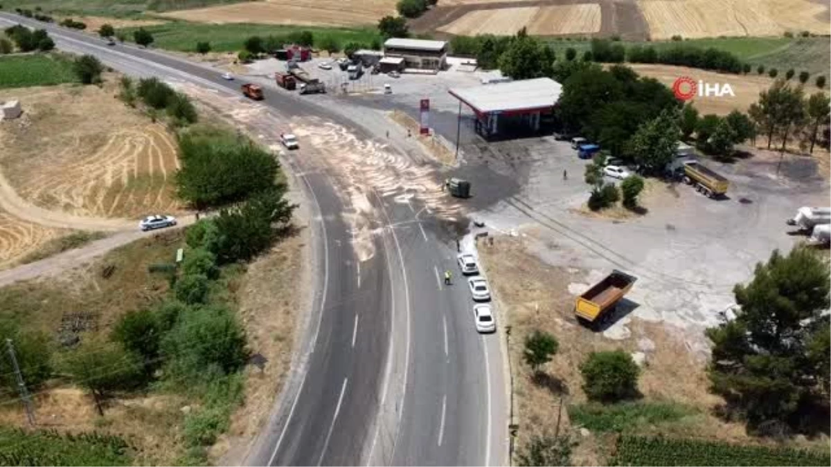 Tırdan düşen trafo karayolunu savaş alanına çevirdi: 2 yaralı