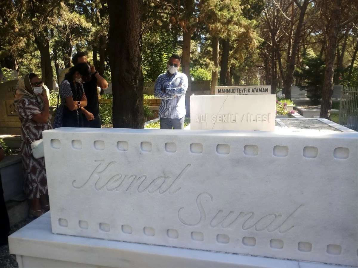 Usta sanatçı Kemal Sunal vefatının 20\'inci yılında mezarı başında anıldı