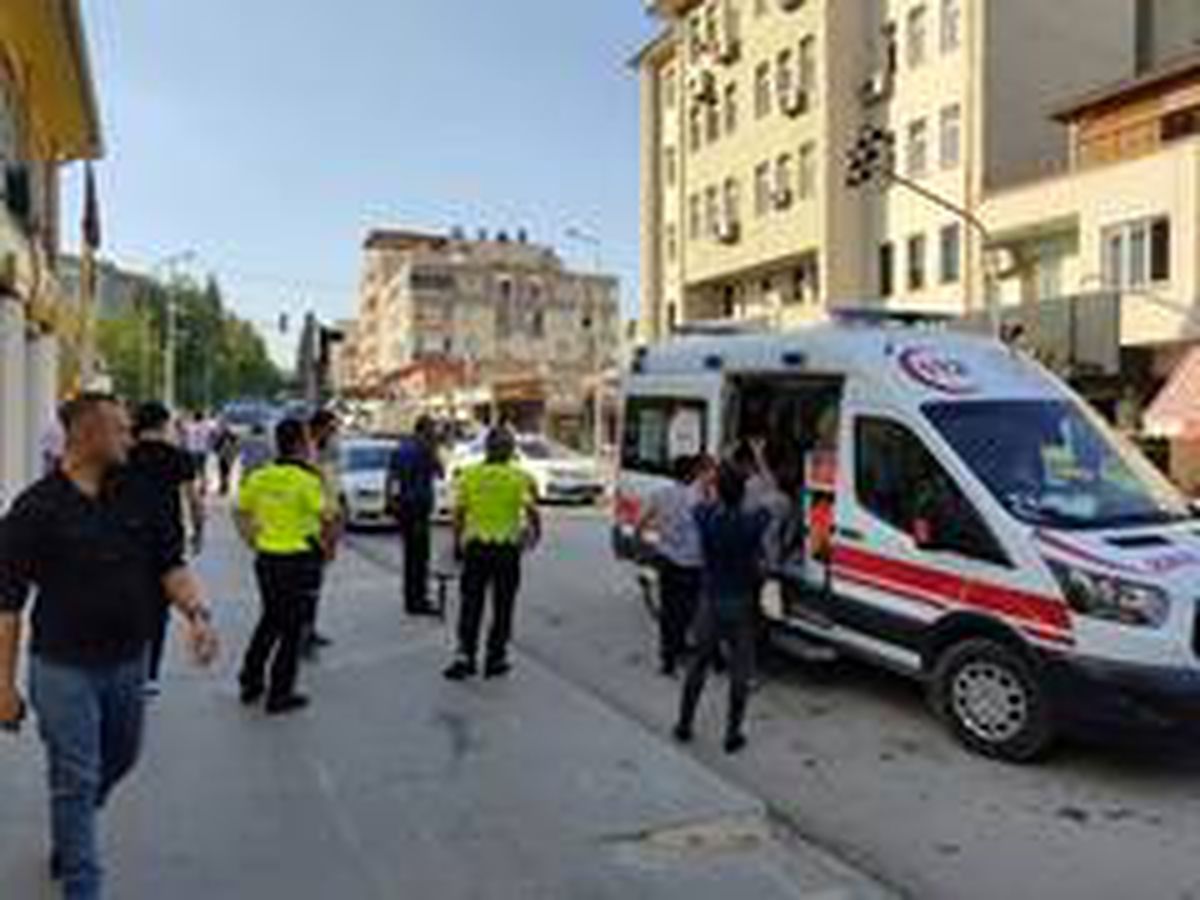 Besni\'de bıçaklı kavga