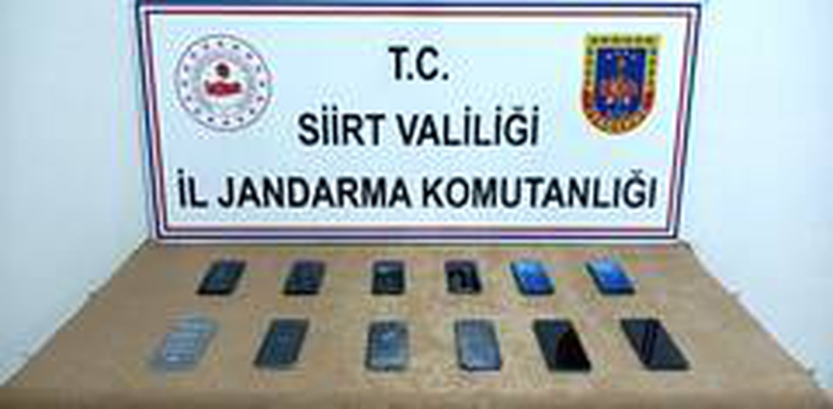 Siirt\'te 12 adet kaçak cep telefonu ele geçirildi
