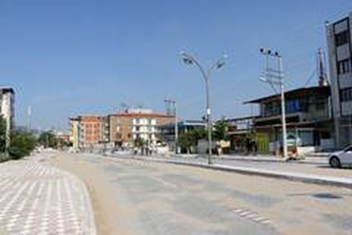 Soma Adnan Menderes Caddesi\'nde yoğun mesai
