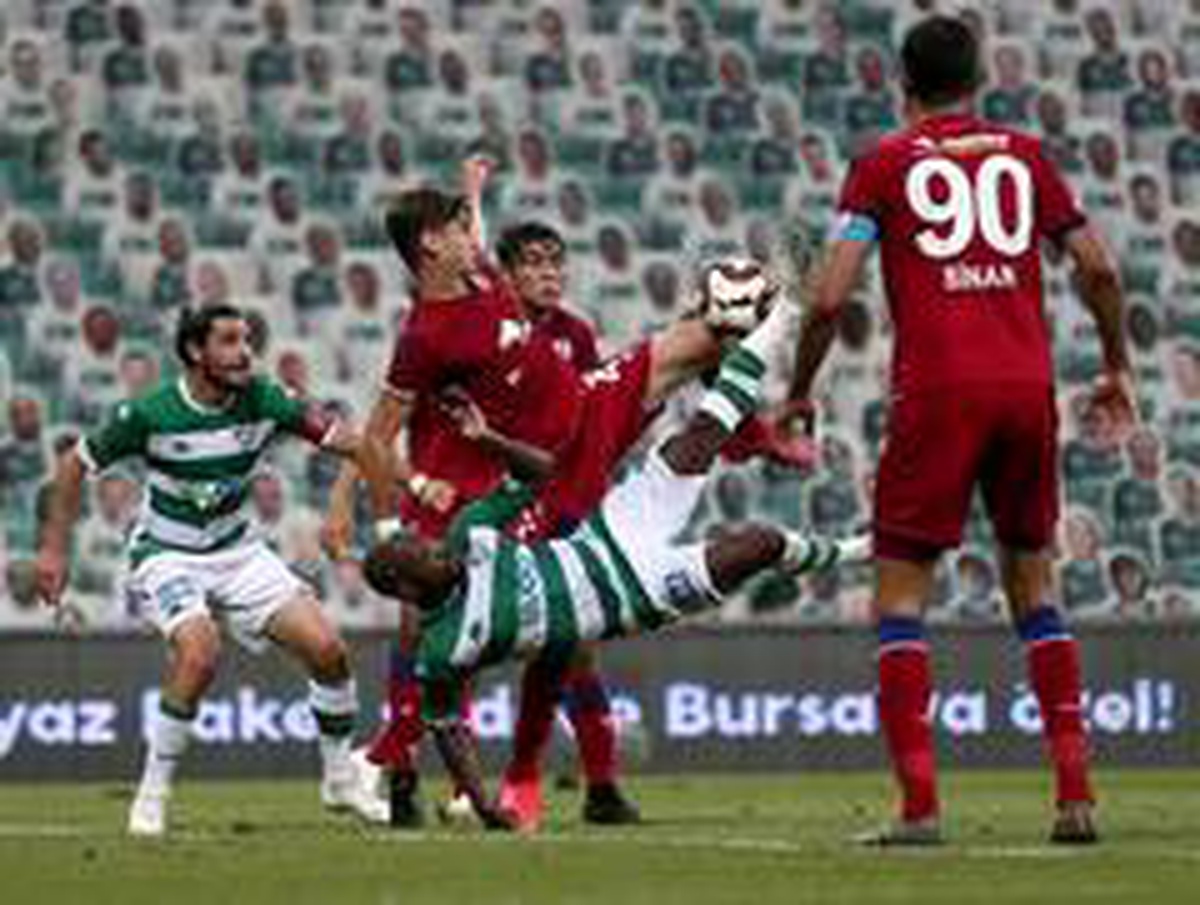 TFF 1. Lig: Bursaspor: 0 Altınordu: 0 (İlk yarı sonucu)