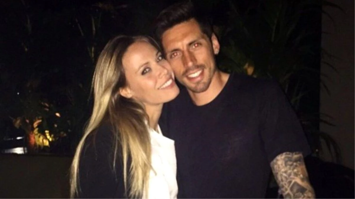 Trabzonsporlu Sosa\'nın eşi Carolina Alurralde ay yıldız dövmesi yaptırdı