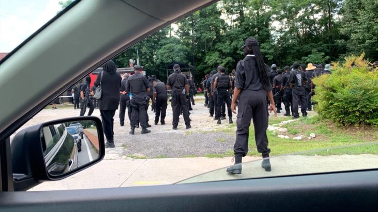 ABD\'de "Black Panther" isimli grup silahlanıp sokağa indi: Savaş meydanında karşımıza çıkın