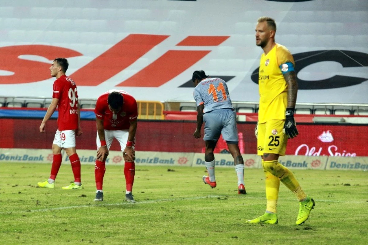 Antalyaspor\'un 11 maçlık yenilmezlik serisi sona erdi