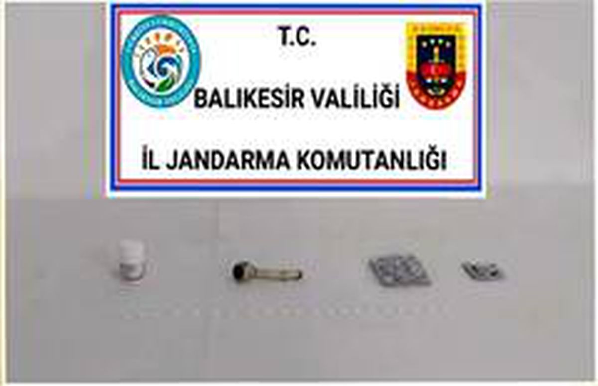Ayvalık\'ta jandarmadan uyuşturucu operasyonu