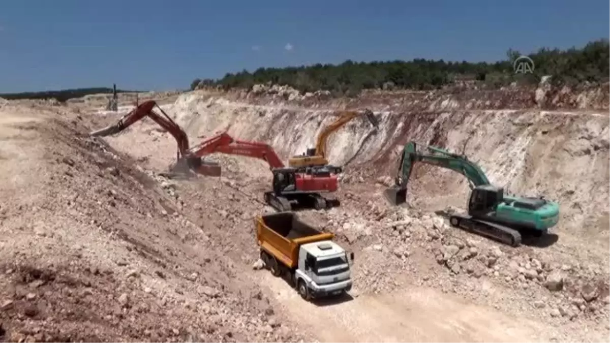 Bakan Karaismailoğlu Mersin\'deki yol çalışmalarını inceledi