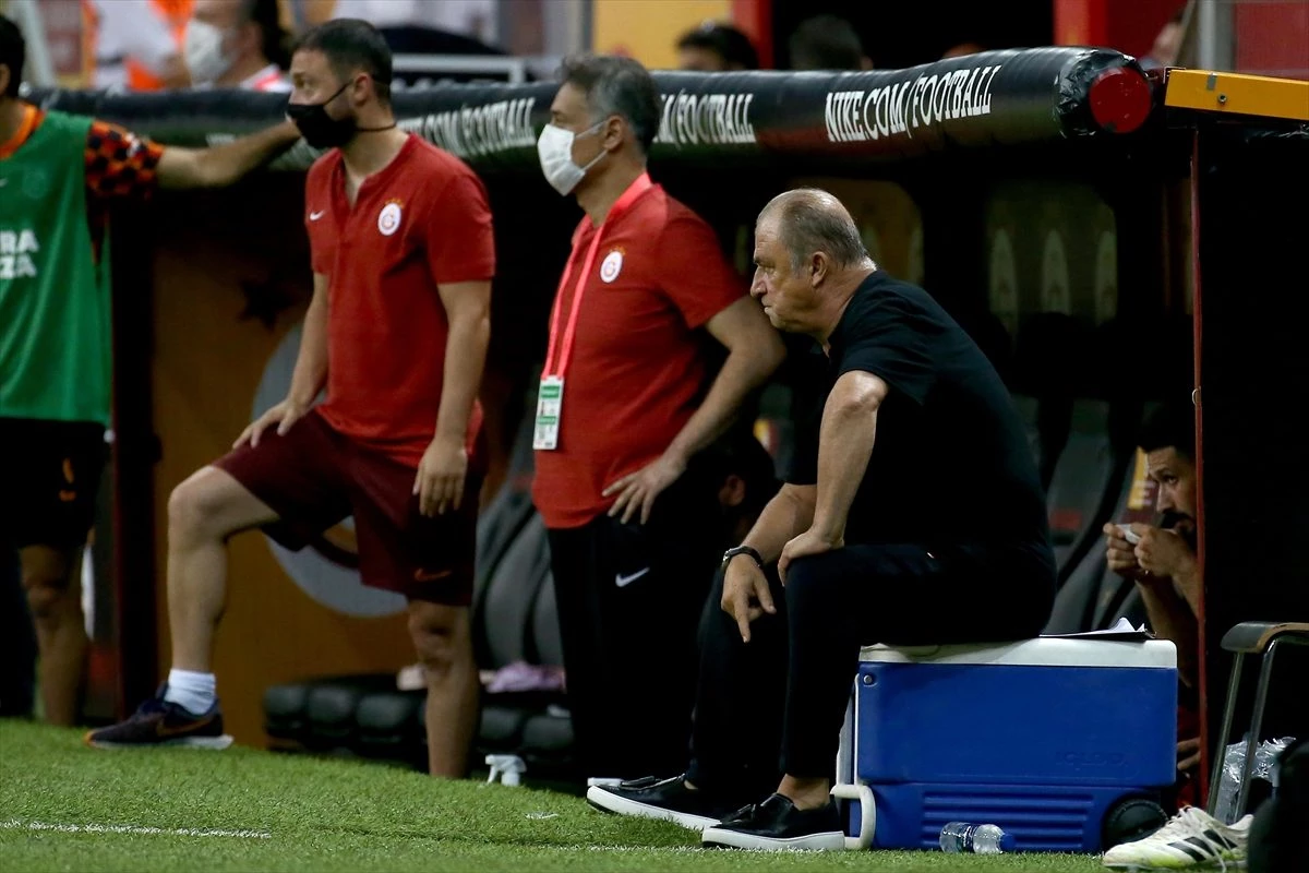 Fatih Terim, Trabzon maçından sonra üzüntüsünü dile getirdi: Taraftarlar bizi affetsinler bu sene