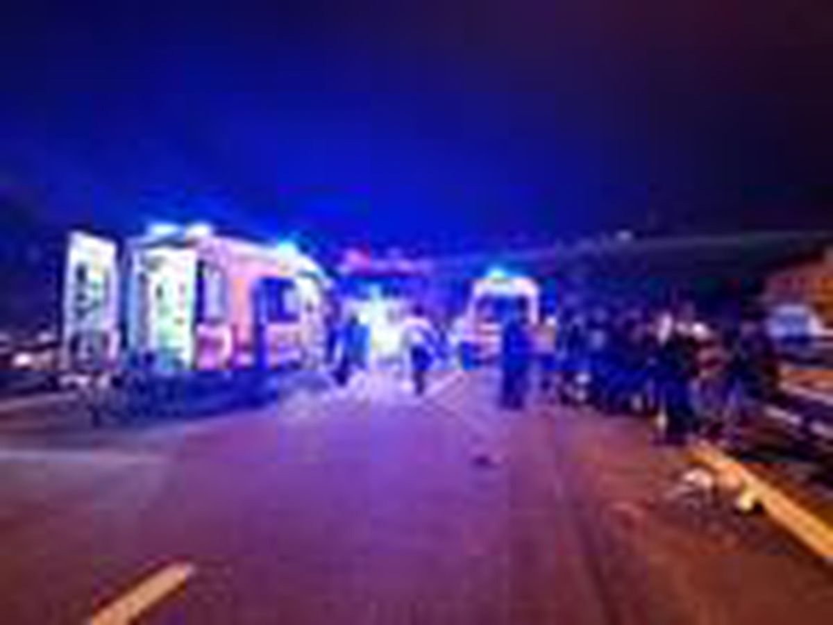 Gebze\'de yolcu otobüsü devrildi: 1 ölü, 17 yaralı (3)