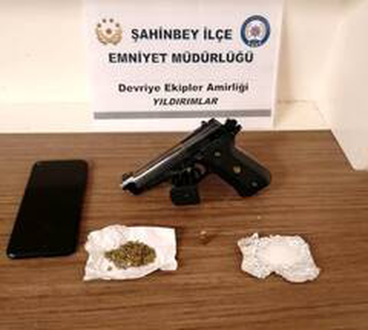 Otomobil gaspçıları kovalamaca sonucu yakalandı