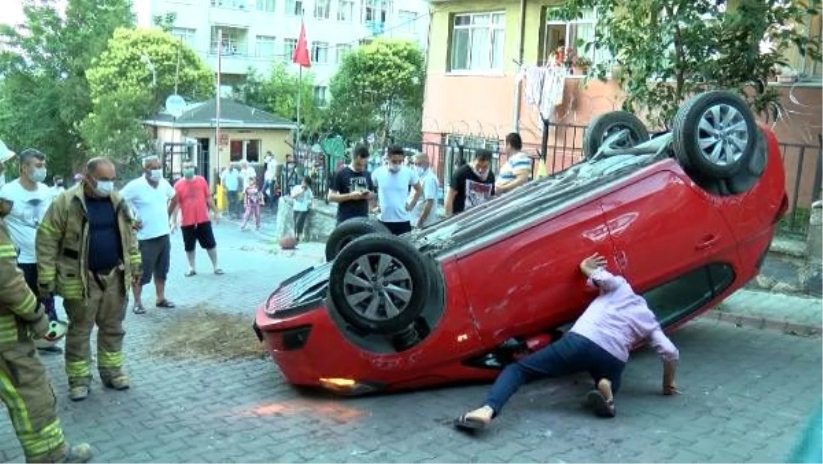 Boş yolda giderken arabayı bu hale getirdi! Akılalmaz kaza kamerada