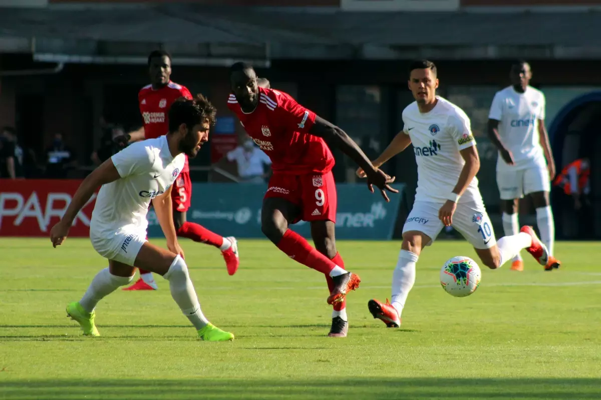 Süper Lig\'de Kasımpaşa ile Demir Grup Sivasspor 0-0 berabere kaldı