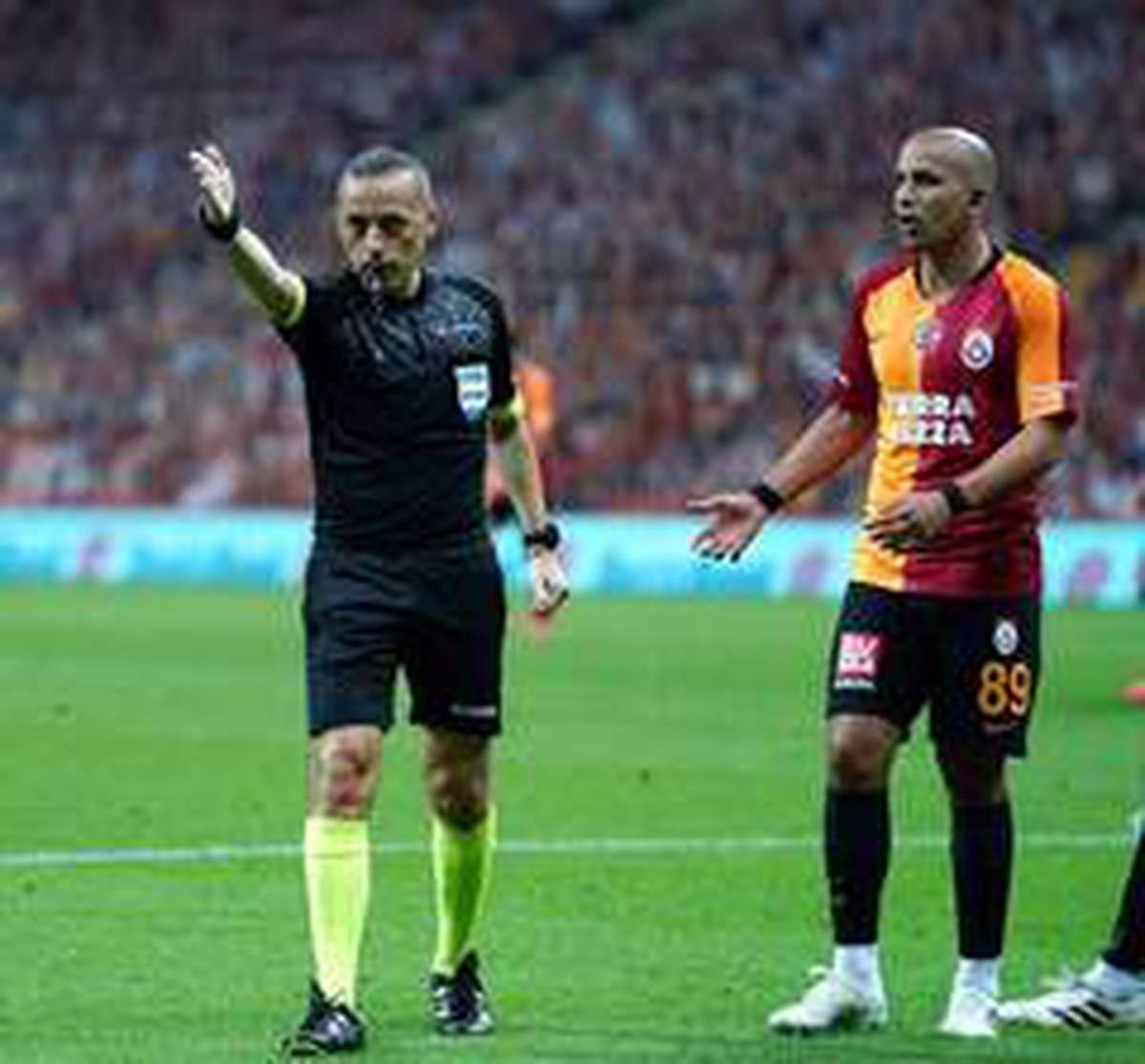 Süper Lig: Galatasaray: 0 Trabzonspor: 1 (İlk yarı)