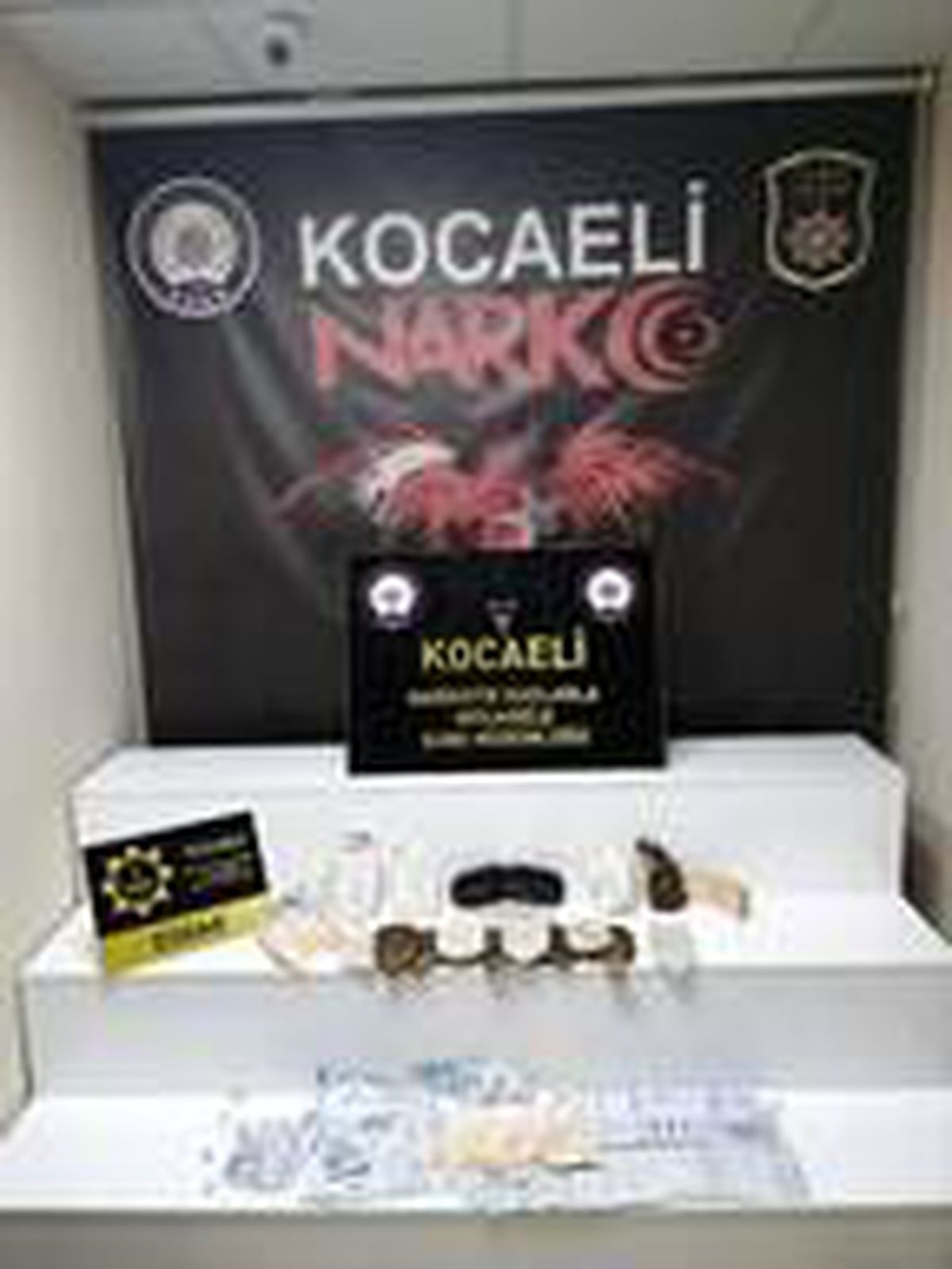 TEM\'de durdurulan araçta 3 kilo 300 gram esrar bulundu