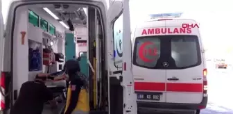 AKSARAY Minibüs ile otomobil çarpıştı 3'ü çocuk 7 yaralı