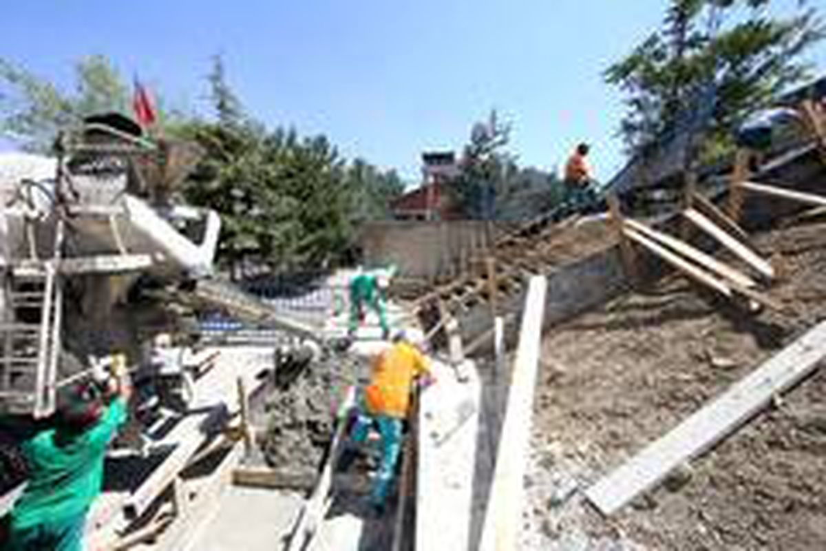 Çankaya\'dan merdivenli yol yapımı